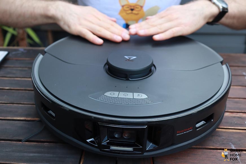 Die matte Optik des Roborock S7 MaxV Ultra ist zu sehen